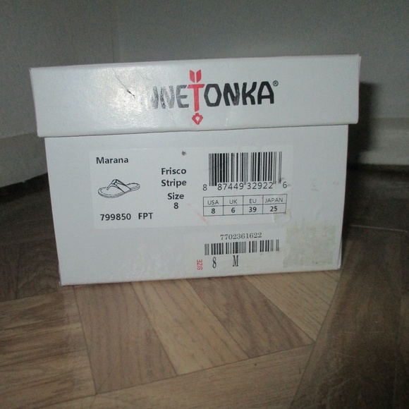 Minnetonka Sandals New with Box size 8 "Marana" - Picture 2 of 4